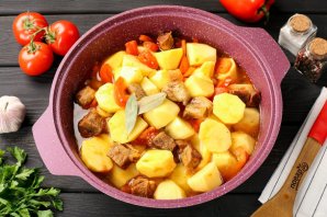 Тушёная картошка с мясом и овощами