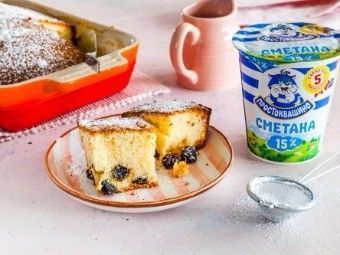 Пирог с изюмом на сметане